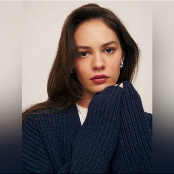 Reformation Maya Cotton Cashmere
Oversized Cardigan - Picture 5 of 9